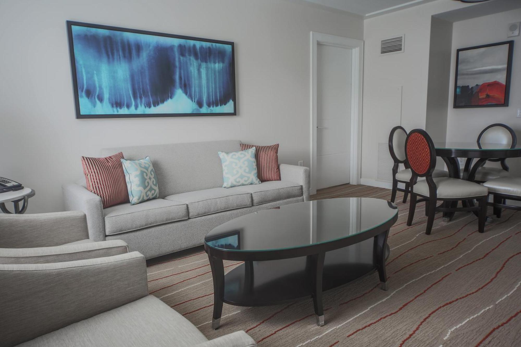 Executive Suite,1217710216:JPEG